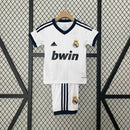 KIT INFANTIL RETRÔ REAL MADRID HOME 12/13
