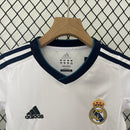 KIT INFANTIL RETRÔ REAL MADRID HOME 12/13