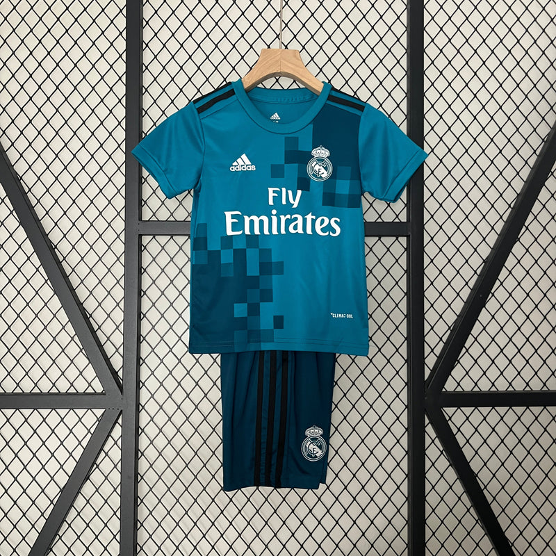 KIT INFANTIL RETRÔ REAL MADRID AWAY 17/18