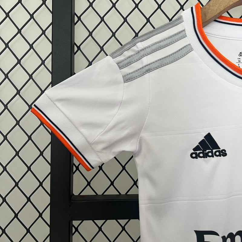 KIT INFANTIL RETRÔ REAL MADRID HOME 13/14