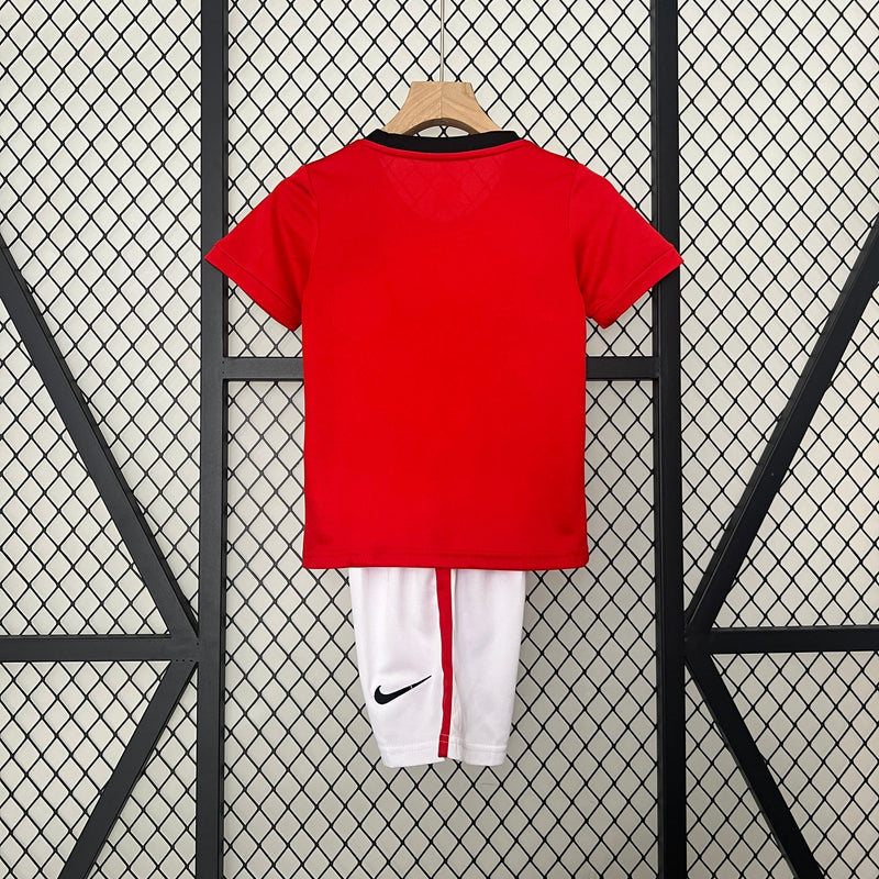 KIT INFANTIL RETRÔ MANCHESTER UNITED HOME 09/10