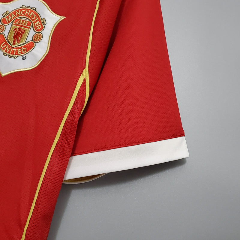 CAMISA RETRÔ MANCHESTER UNITED HOME 06/07