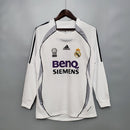 CAMISA RETRÔ REAL MADRID HOME MANGA LONGA 06/07