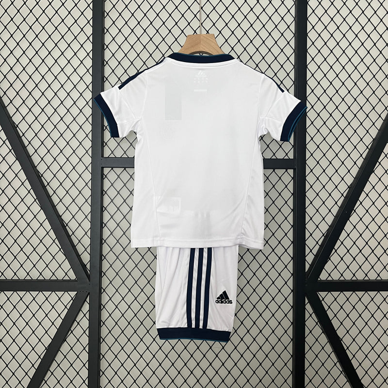KIT INFANTIL RETRÔ REAL MADRID HOME 12/13