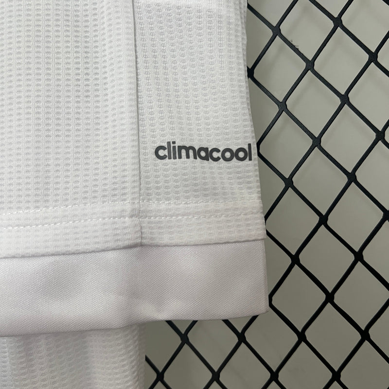 KIT INFANTIL RETRÔ REAL MADRID HOME 15/16