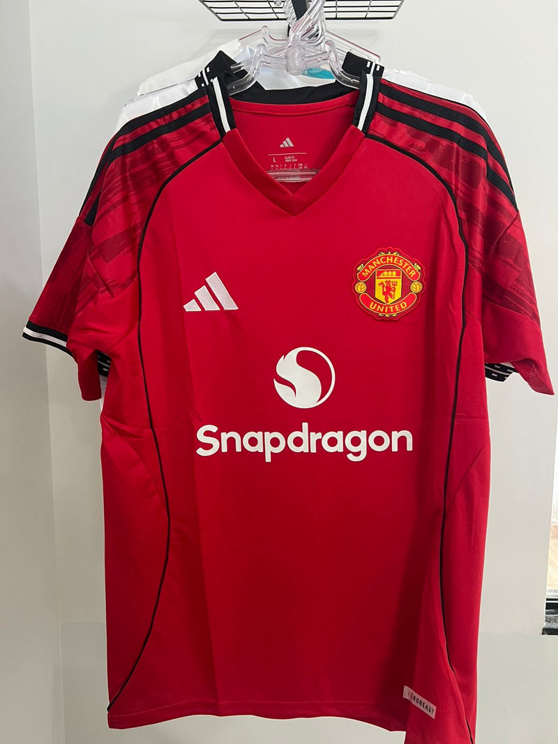 CAMISA MASCULINA MANCHESTER UNITED I TITULAR 2025/26