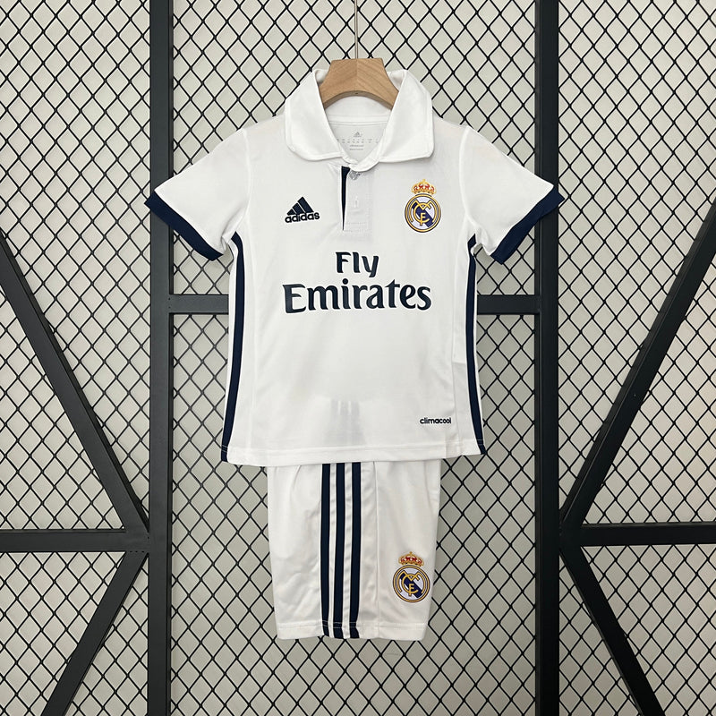KIT INFANTIL RETRÔ REAL MADRID HOME 16/17