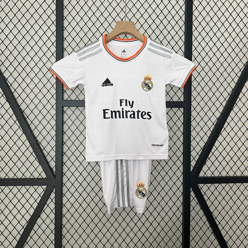 KIT INFANTIL RETRÔ REAL MADRID HOME 13/14