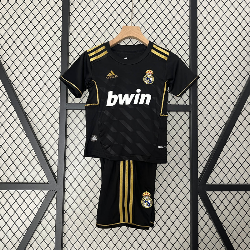 KIT INFANTIL RETRÔ REAL MADRID AWAY 11/12